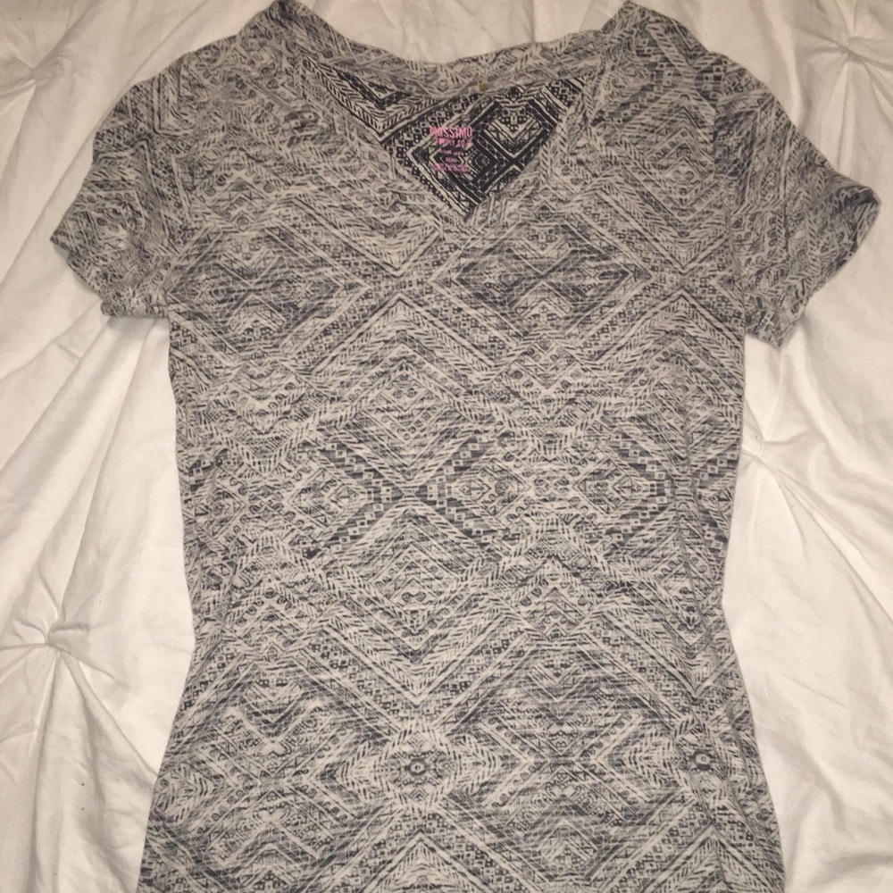 XS 💛 Mossimo 💛 Target 🎯 Aztec Tribal Tee Shirt